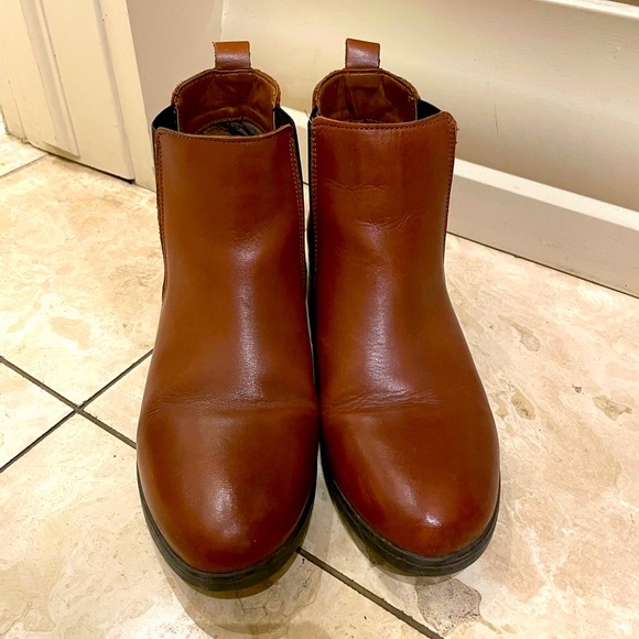 Chelsea boots - Block heel - Picture 2 of 5